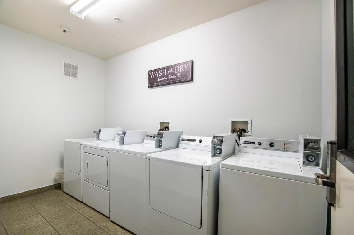 Sierra Vista studio apartment with full kitchen&King Bed Exterior foto