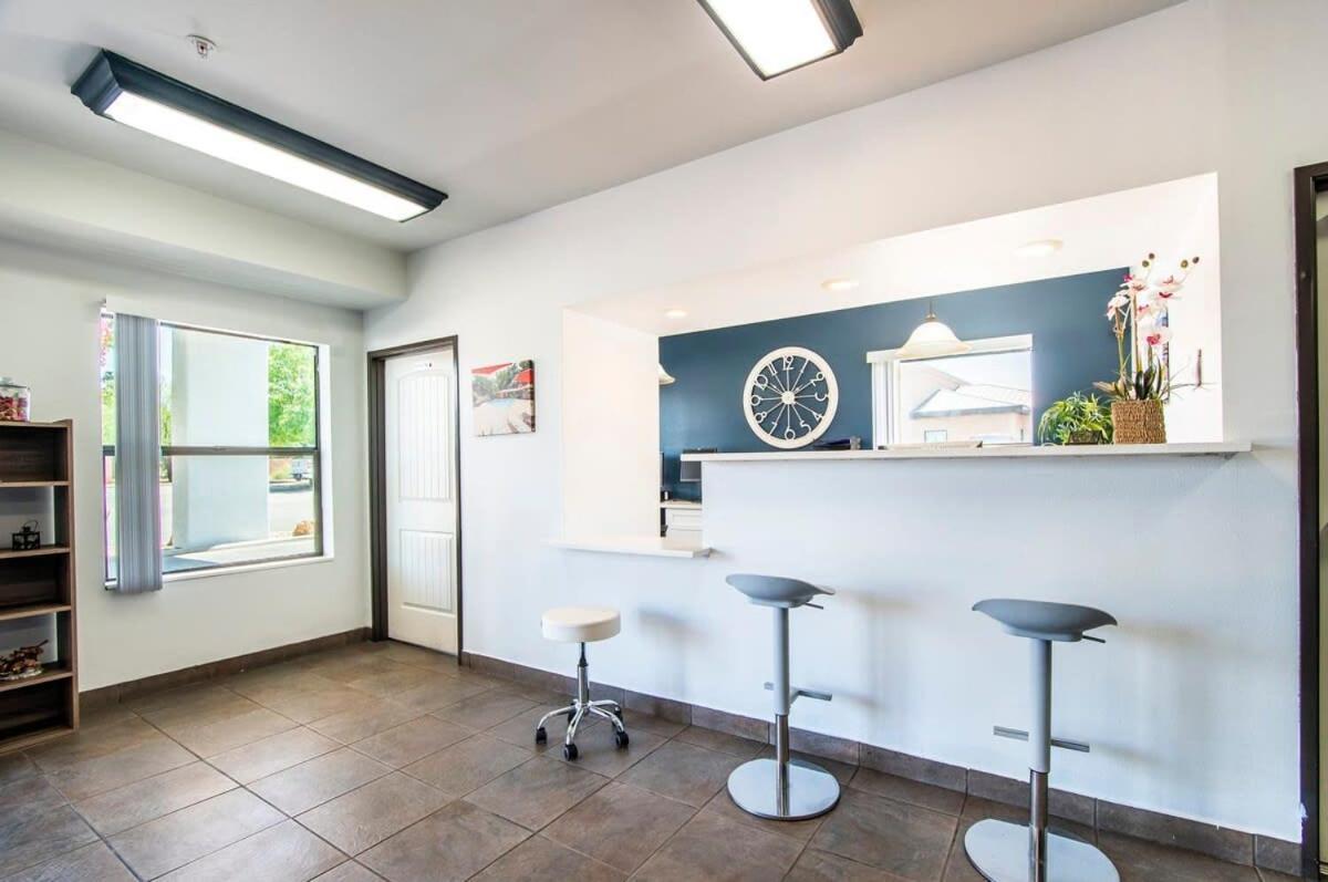 Sierra Vista studio apartment with full kitchen&King Bed Exterior foto